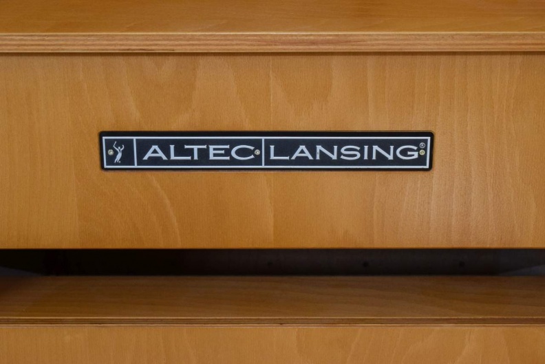 VOTT 828 Goldteak 10